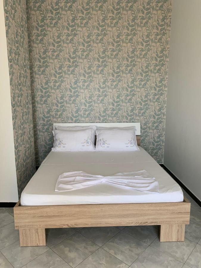 Melody Apartment Вльора Екстер'єр фото